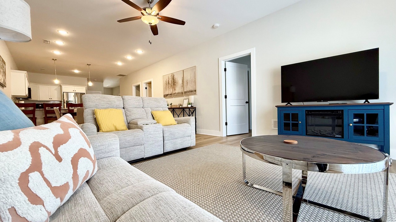 Photo of Livingroom in Jeffersonville - Clarksville