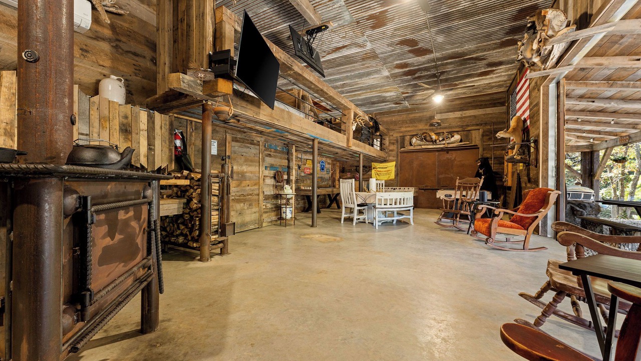 Photo of Others in Jasper