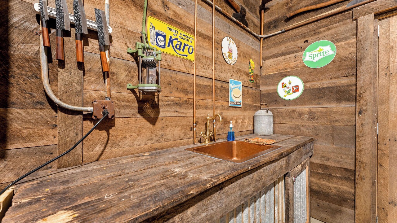 Photo of Others in Jasper