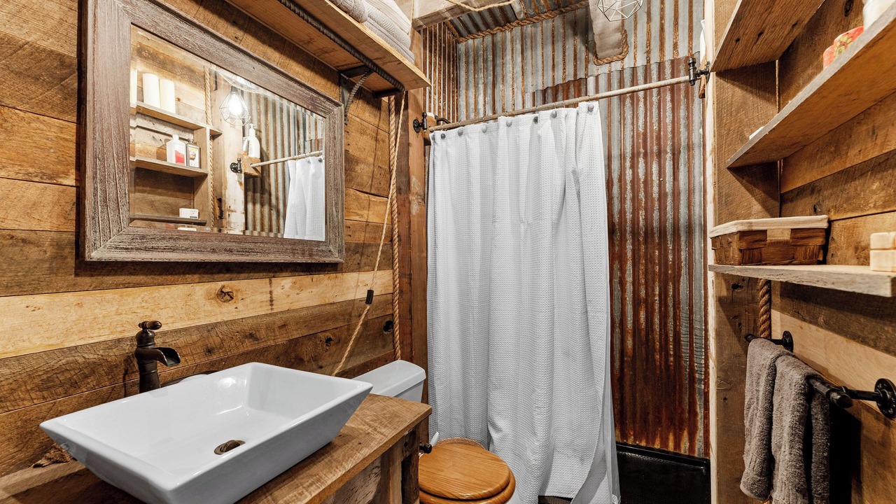 Photo of Bathroom in Jasper