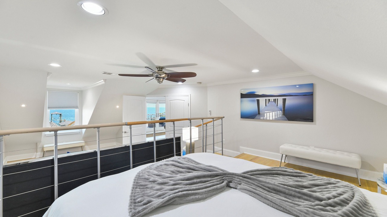 Photo of Bedroom in Clear Lake Shores