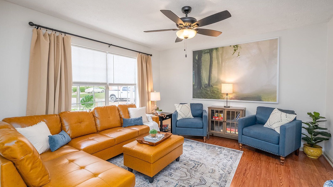 Photo of Livingroom in Richmond Hill