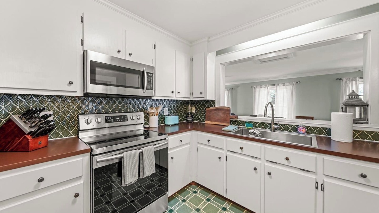 Photo of Kitchen in Belmont Historic District