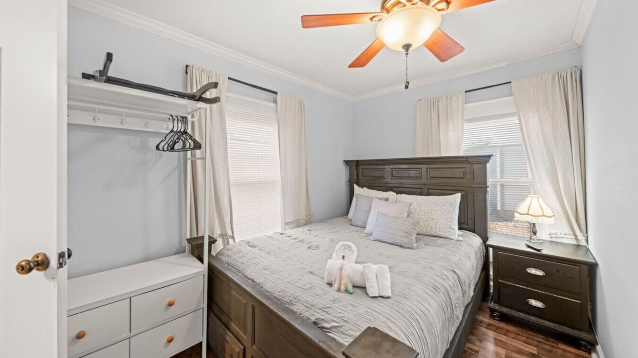 Photo of Bedroom in Belmont Historic District