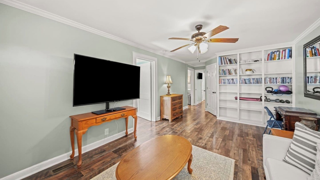 Photo of Livingroom in Belmont Historic District