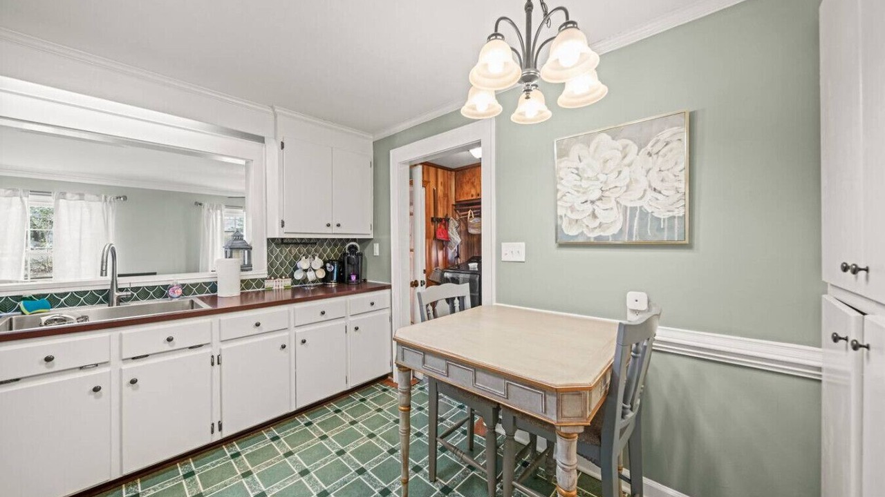 Photo of Kitchen in Belmont Historic District