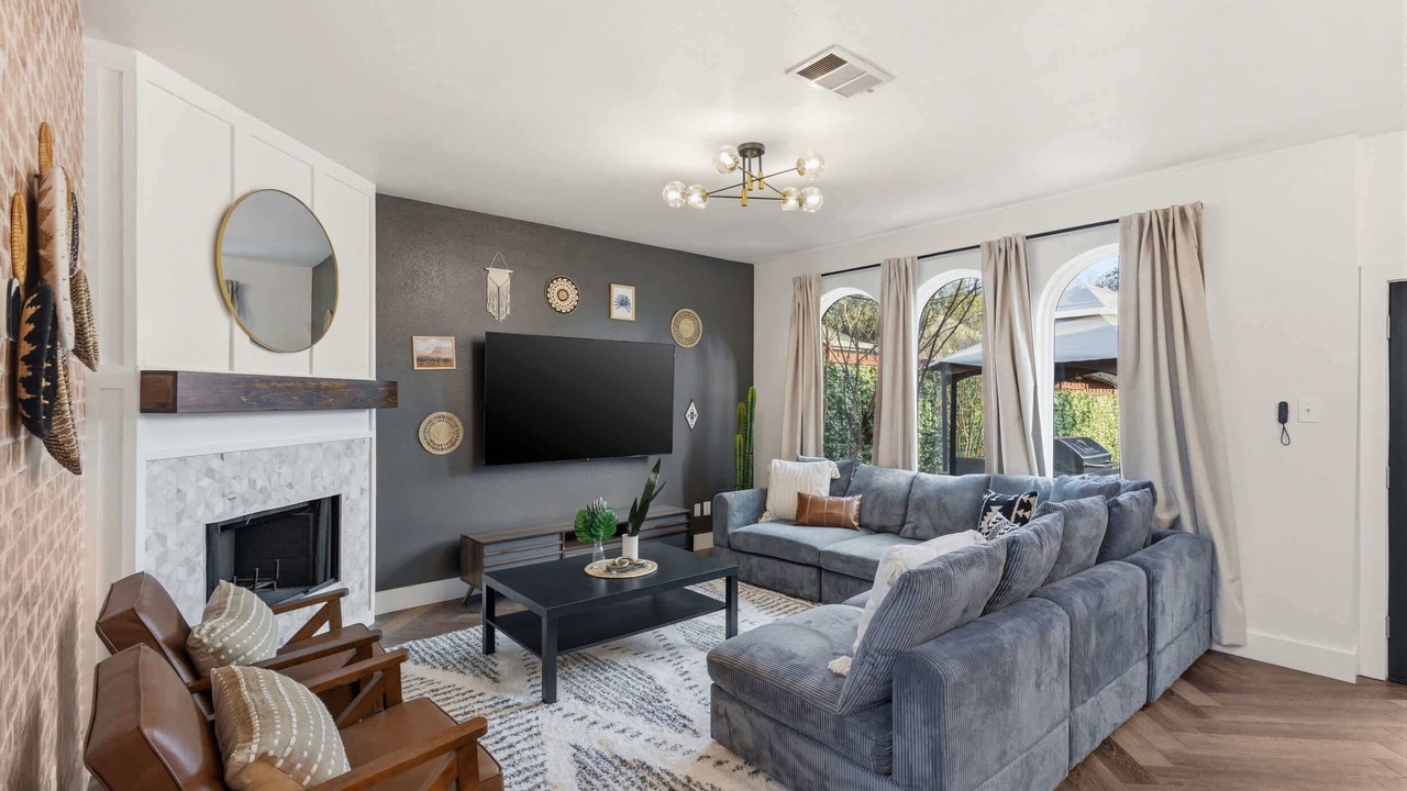 Photo of Livingroom in Far North Dallas