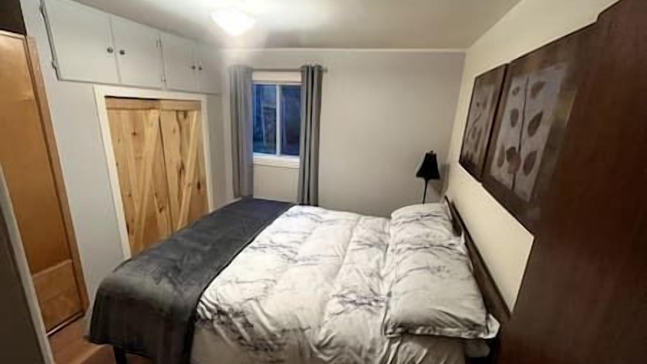 Photo of Bedroom in Stoney Creek