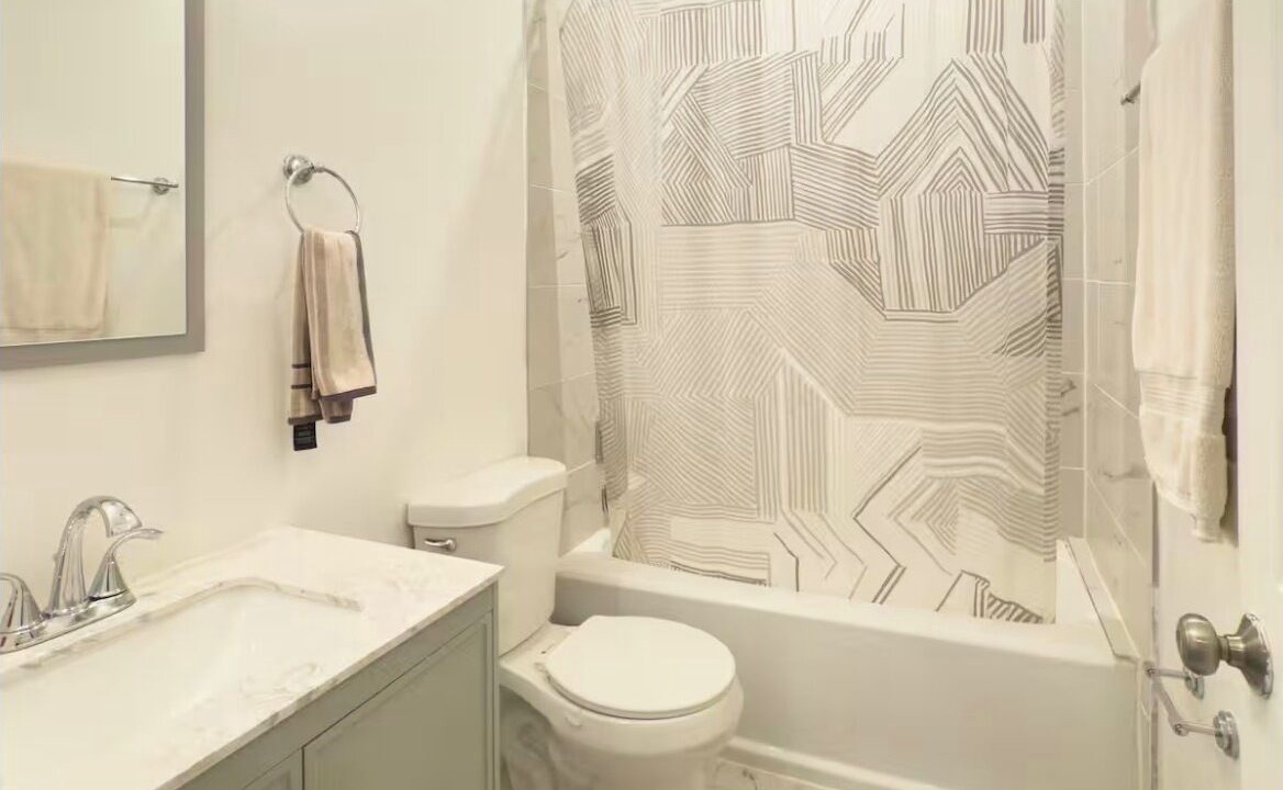 Photo of Bathroom in Anacostia