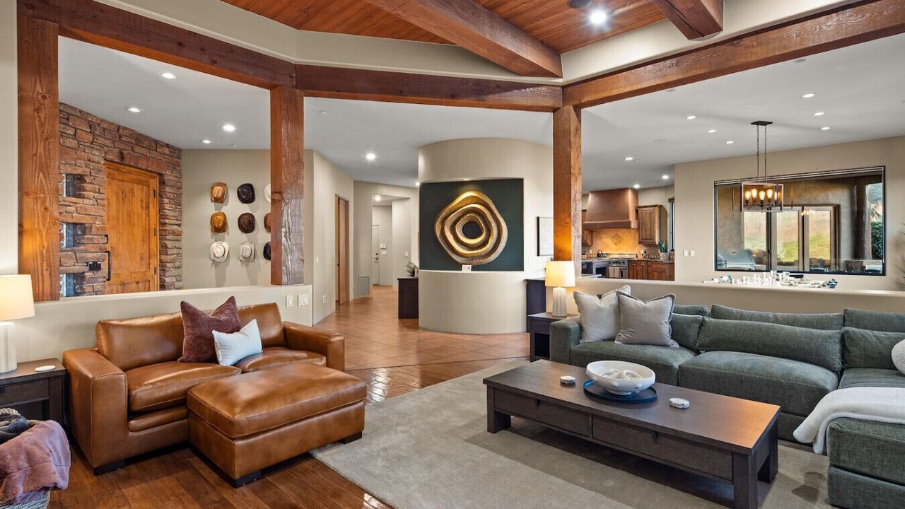 Photo of Livingroom in Oak Creek