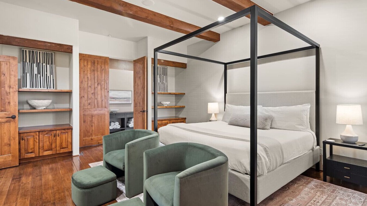 Photo of Bedroom in Oak Creek