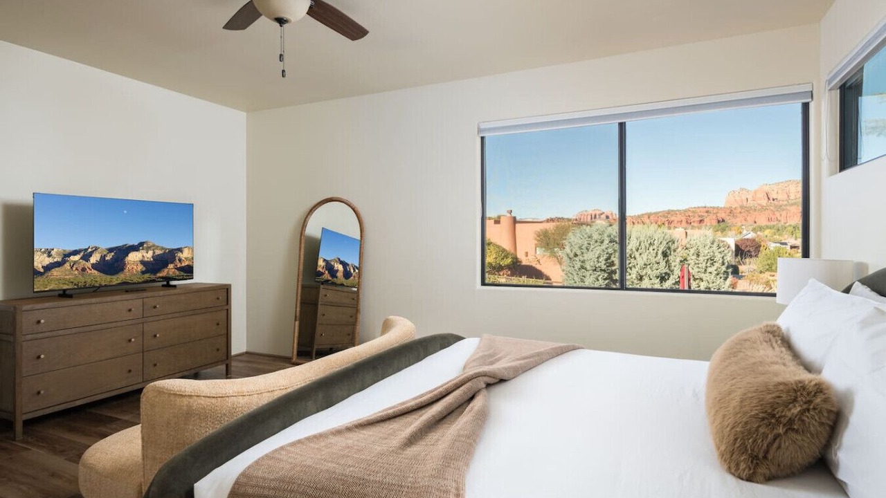 Photo of Bedroom in Oak Creek