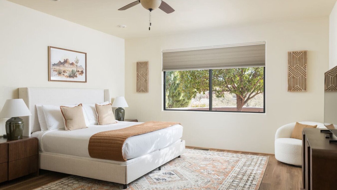 Photo of Bedroom in Oak Creek