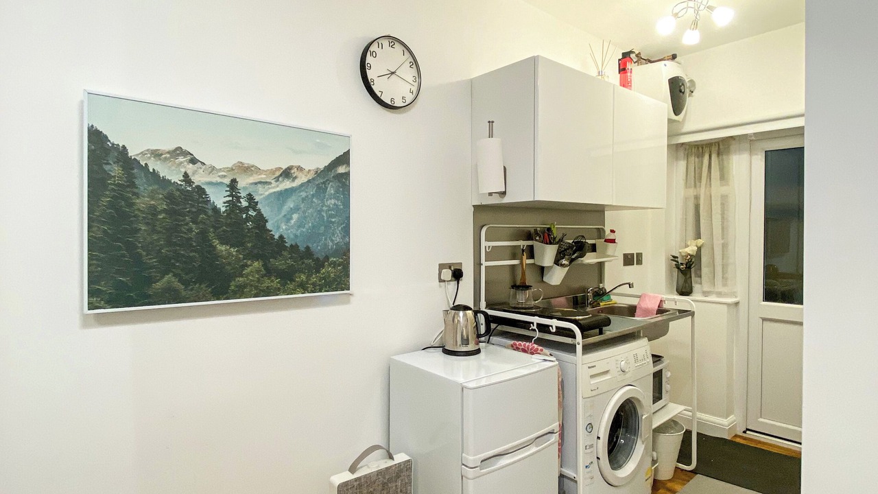 Photo of Others in Dudden Hill