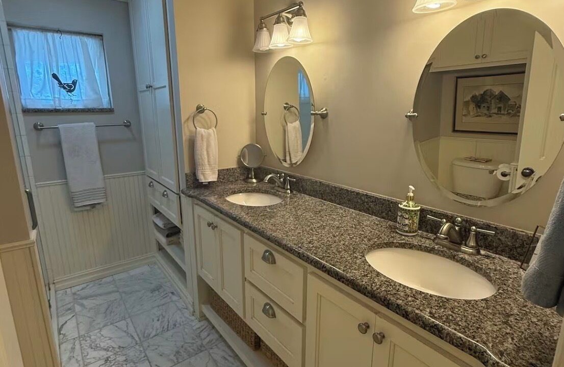 Photo of Bathroom in Grove
