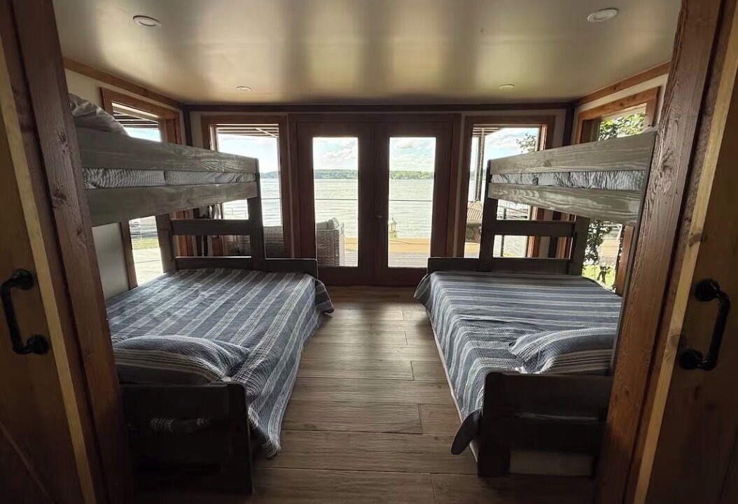 Photo of Bedroom in Grove