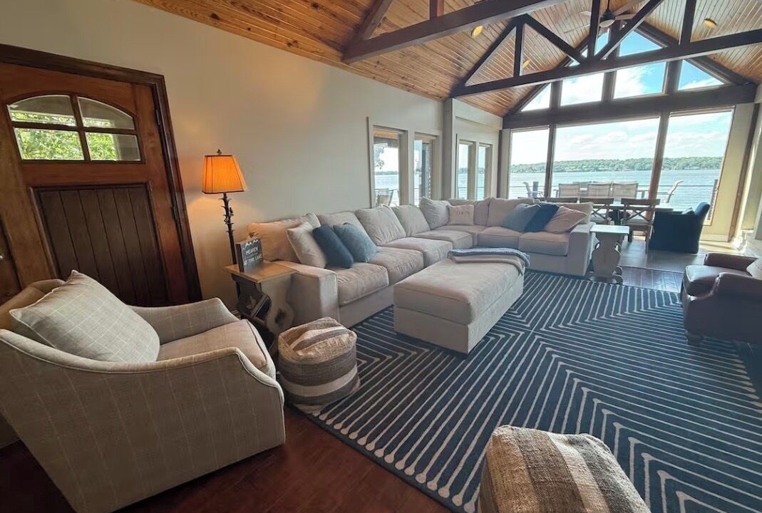 Photo of Livingroom in Grove