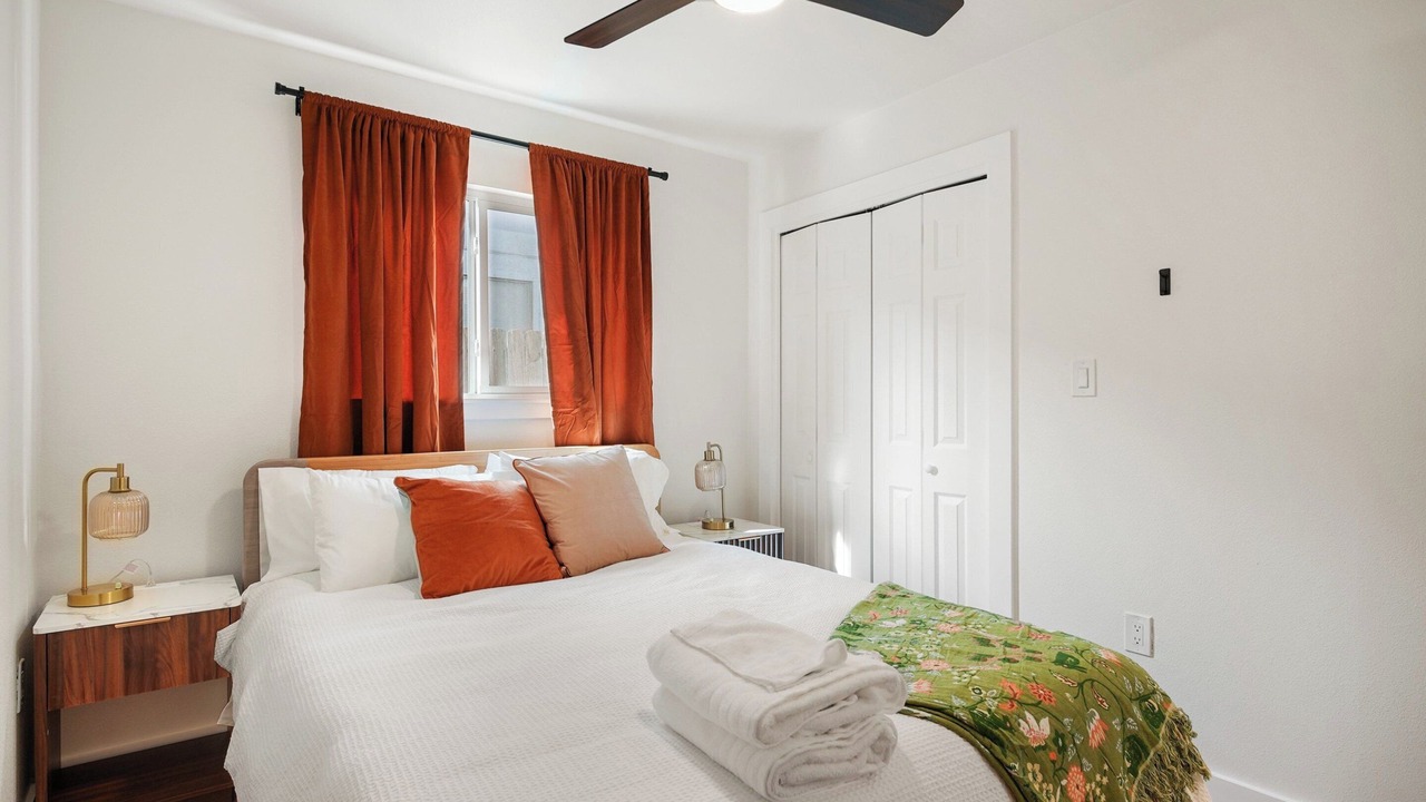 Photo of Bedroom in North Austin Civic Association