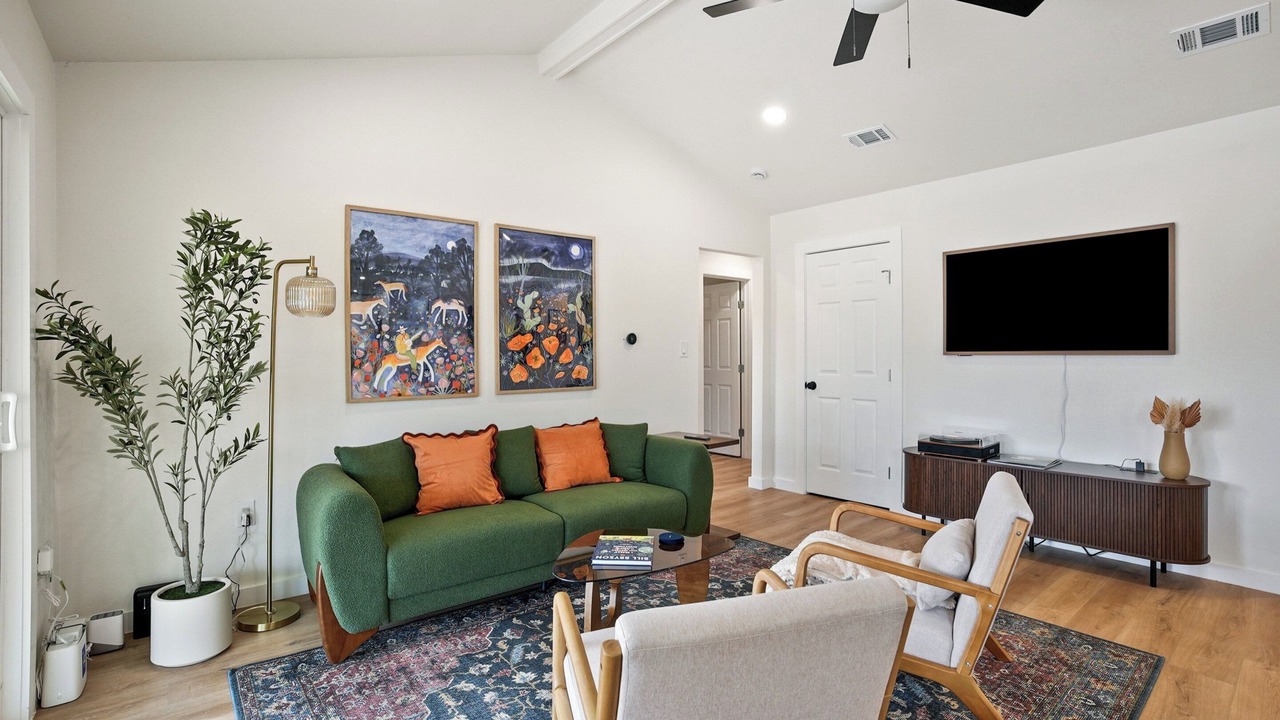 Photo of Bedroom in North Austin Civic Association