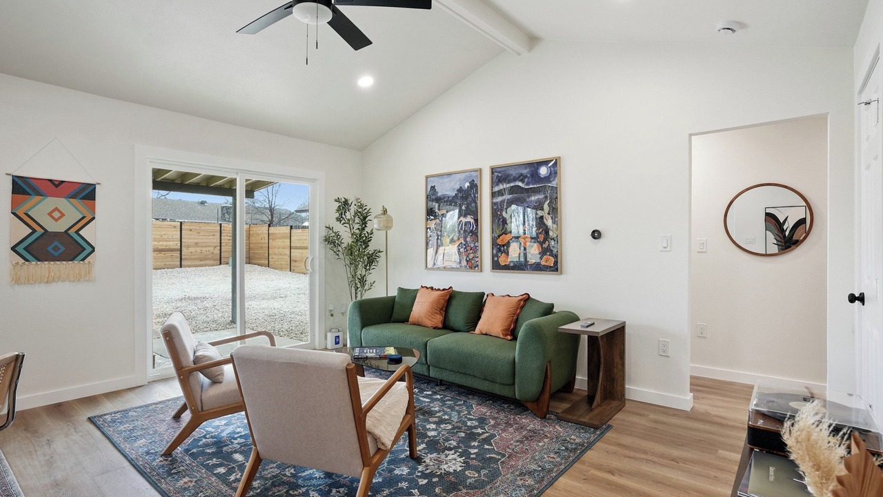 Photo of Bedroom in North Austin Civic Association