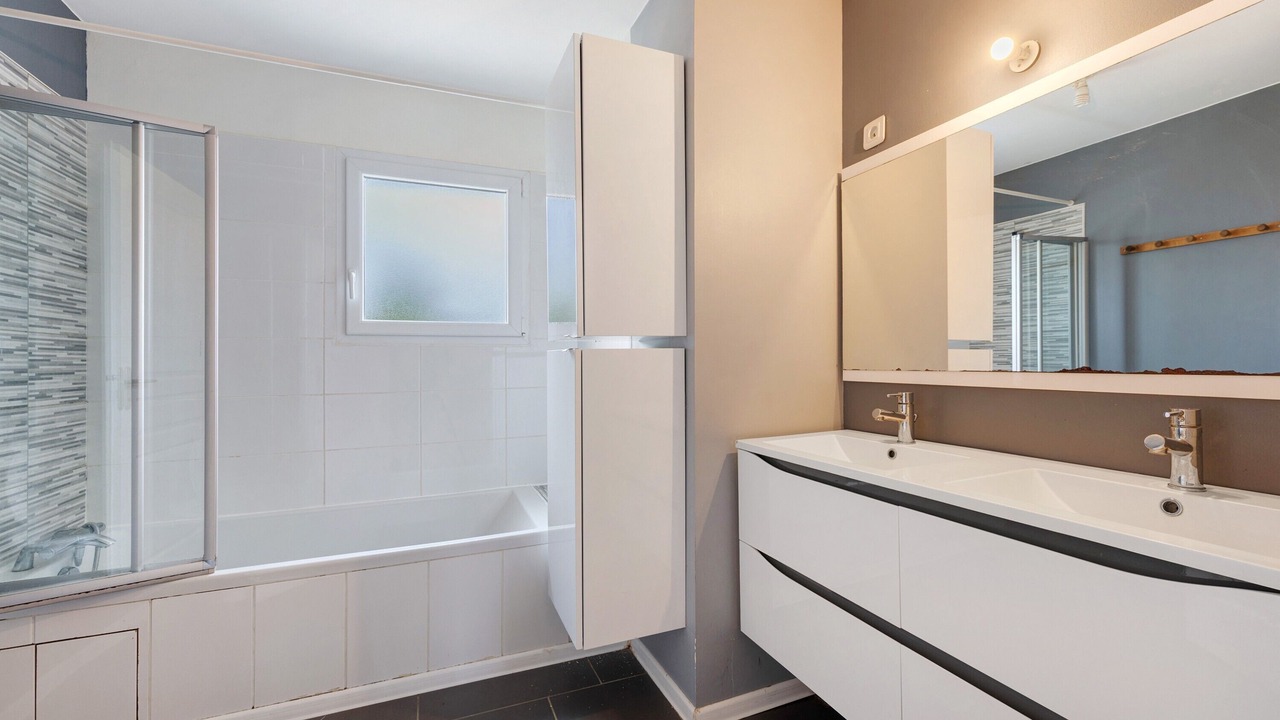 Photo of Bathroom in Saint-Florent-des-Bois