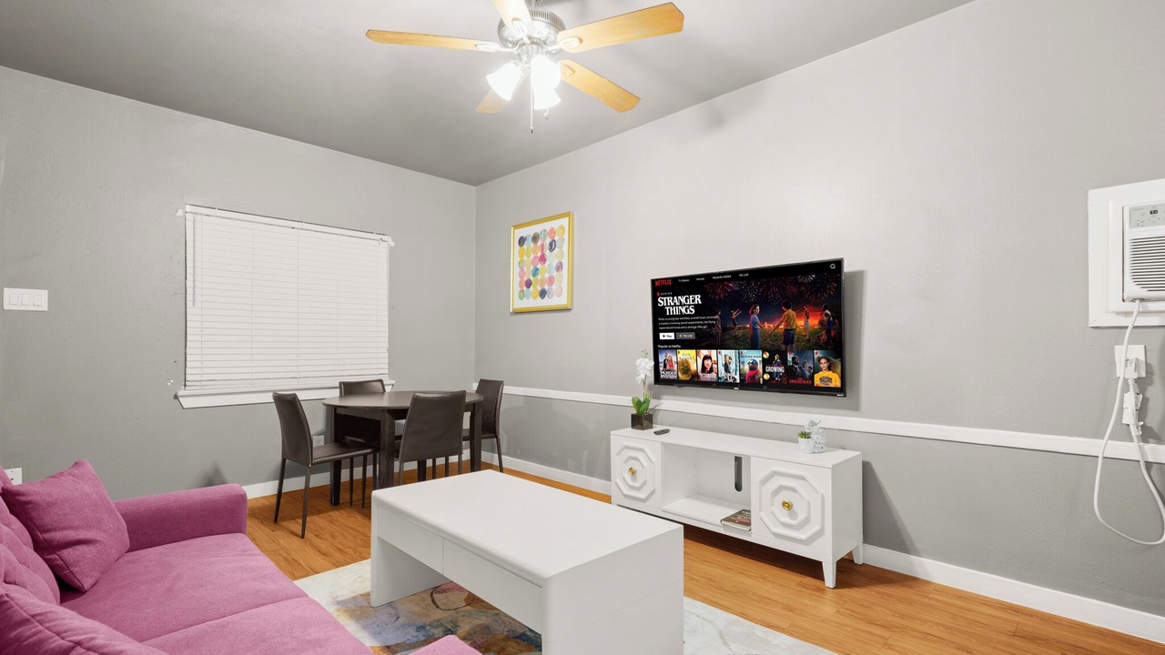Photo of Livingroom in North University