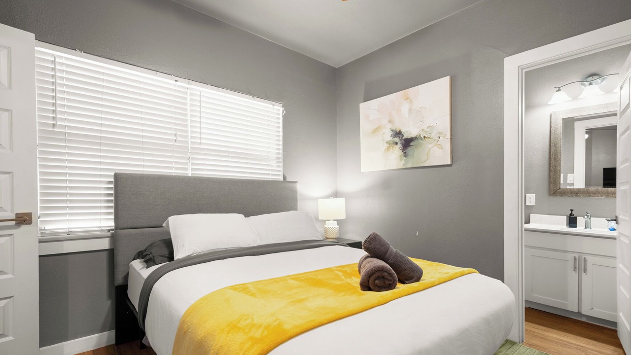 Photo of Bedroom in North University