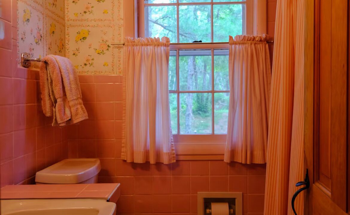 Photo of Bathroom in Remer
