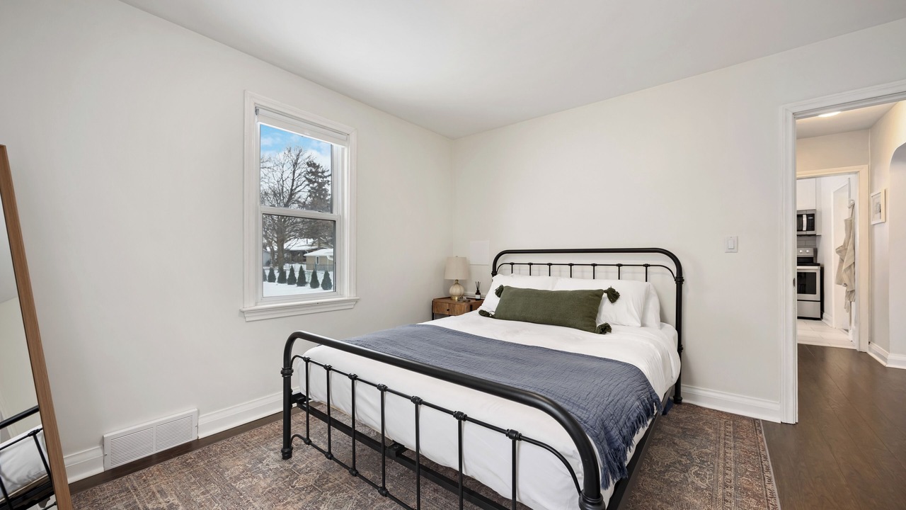 Photo of Bedroom in Sarnia