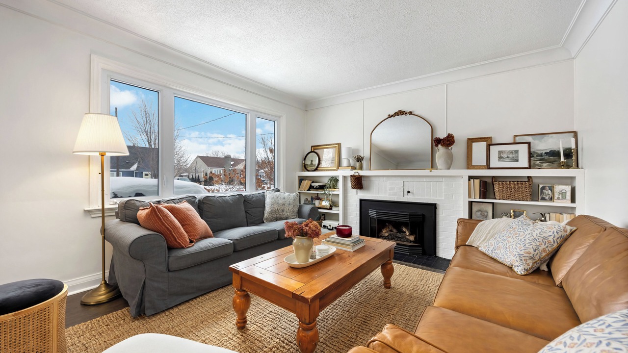 Photo of Livingroom in Sarnia