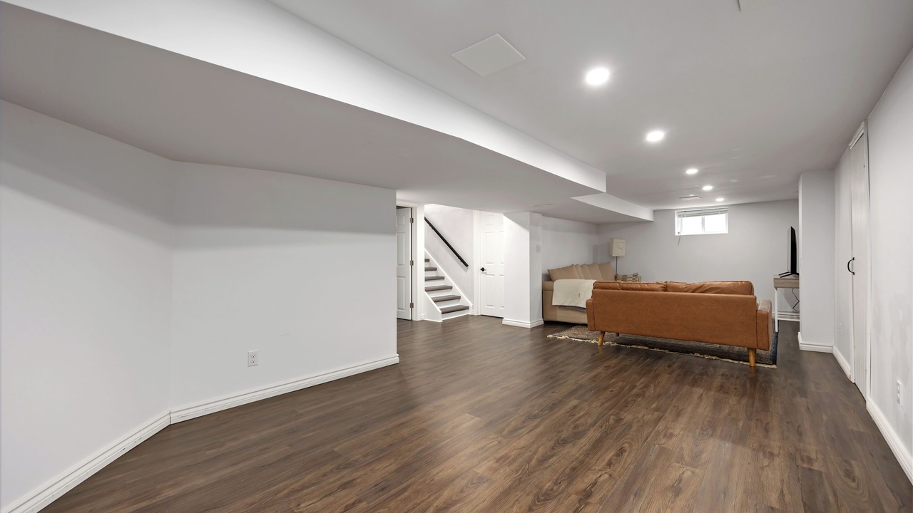 Photo of Livingroom in Sarnia
