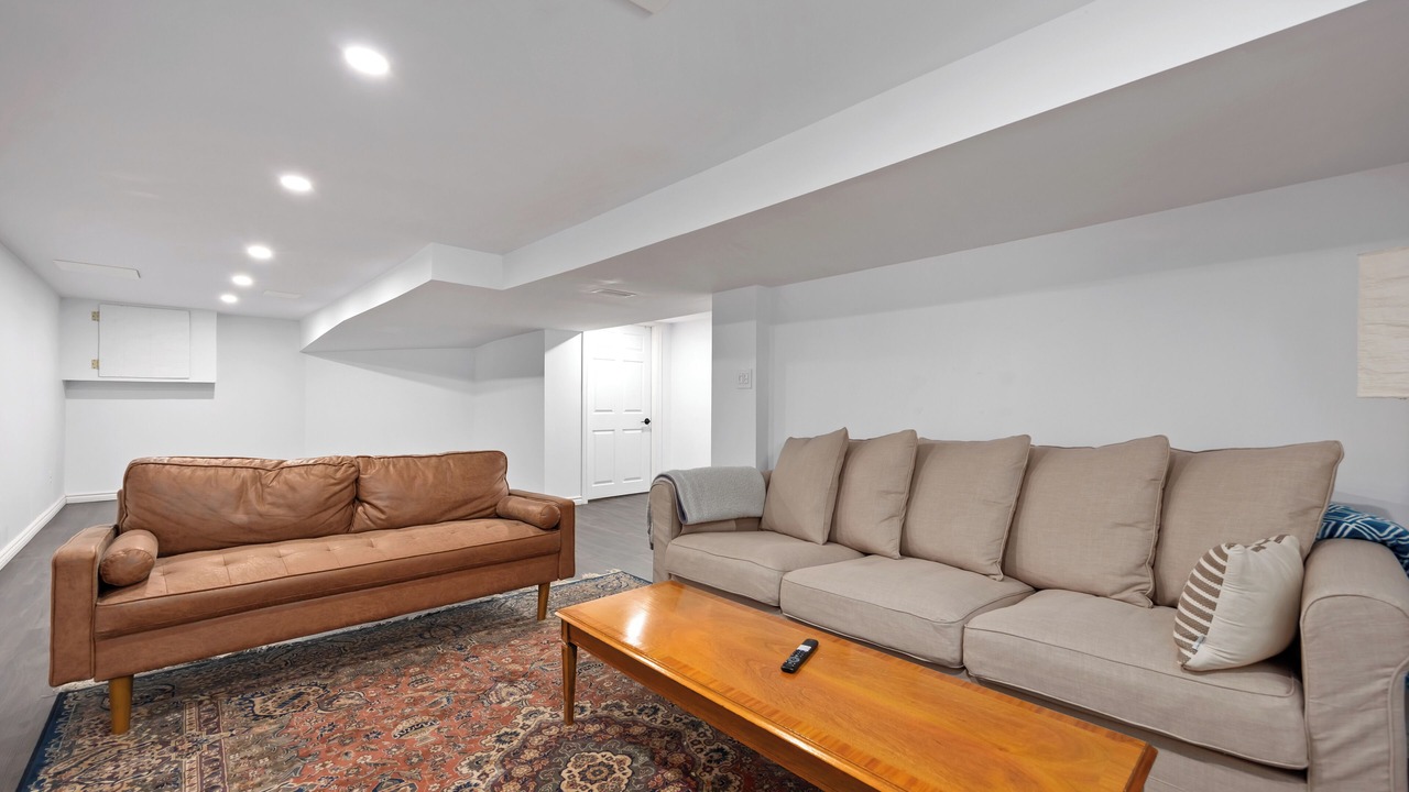 Photo of Livingroom in Sarnia