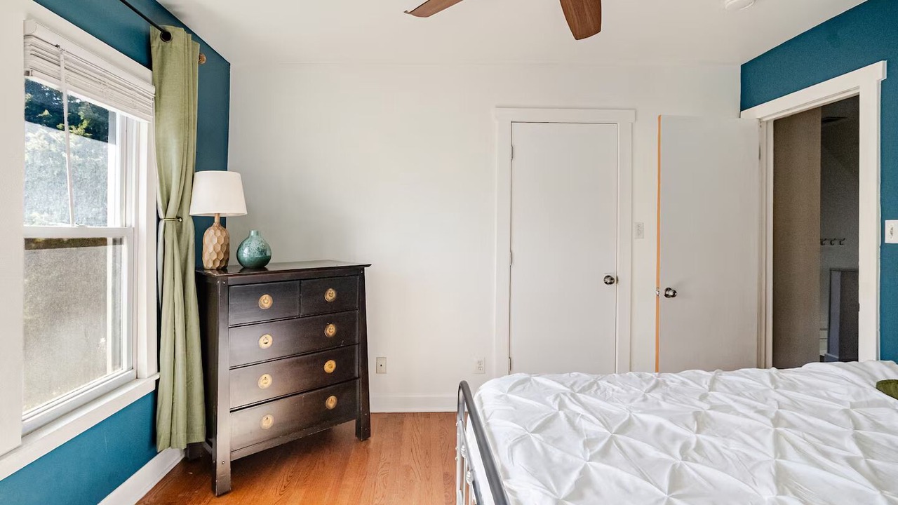 Photo of Bedroom in Forest Park