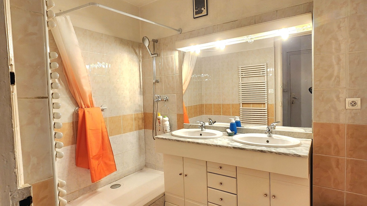 Photo of Bathroom in Saint - Aubin - Dupuy