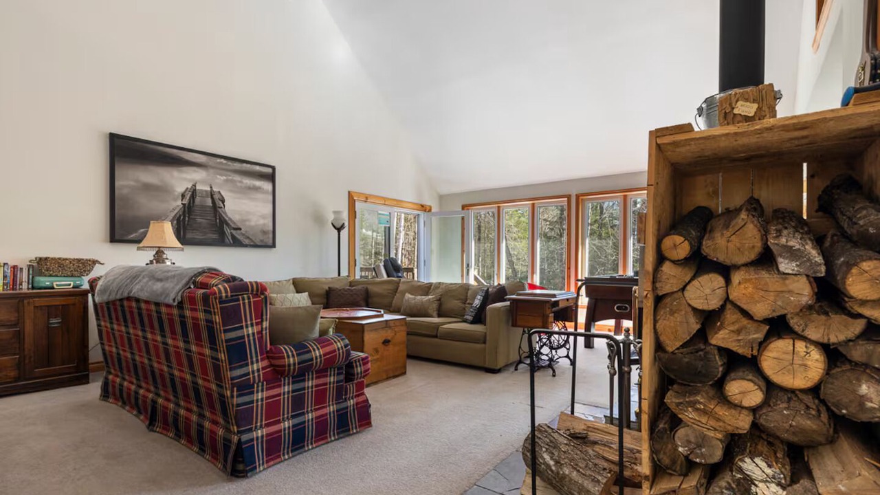 Photo of Livingroom in Bracebridge