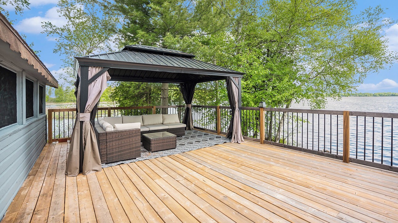 Photo of Patio Balcony in Rideau Lakes