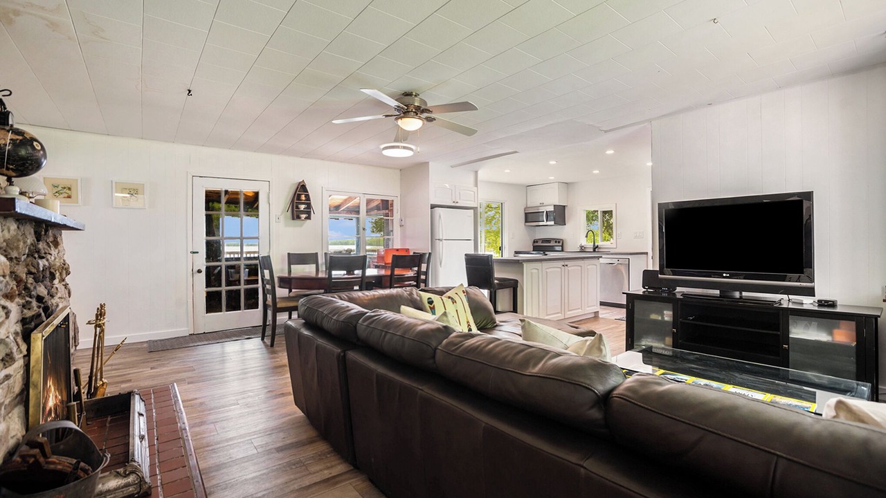 Photo of Livingroom in Rideau Lakes
