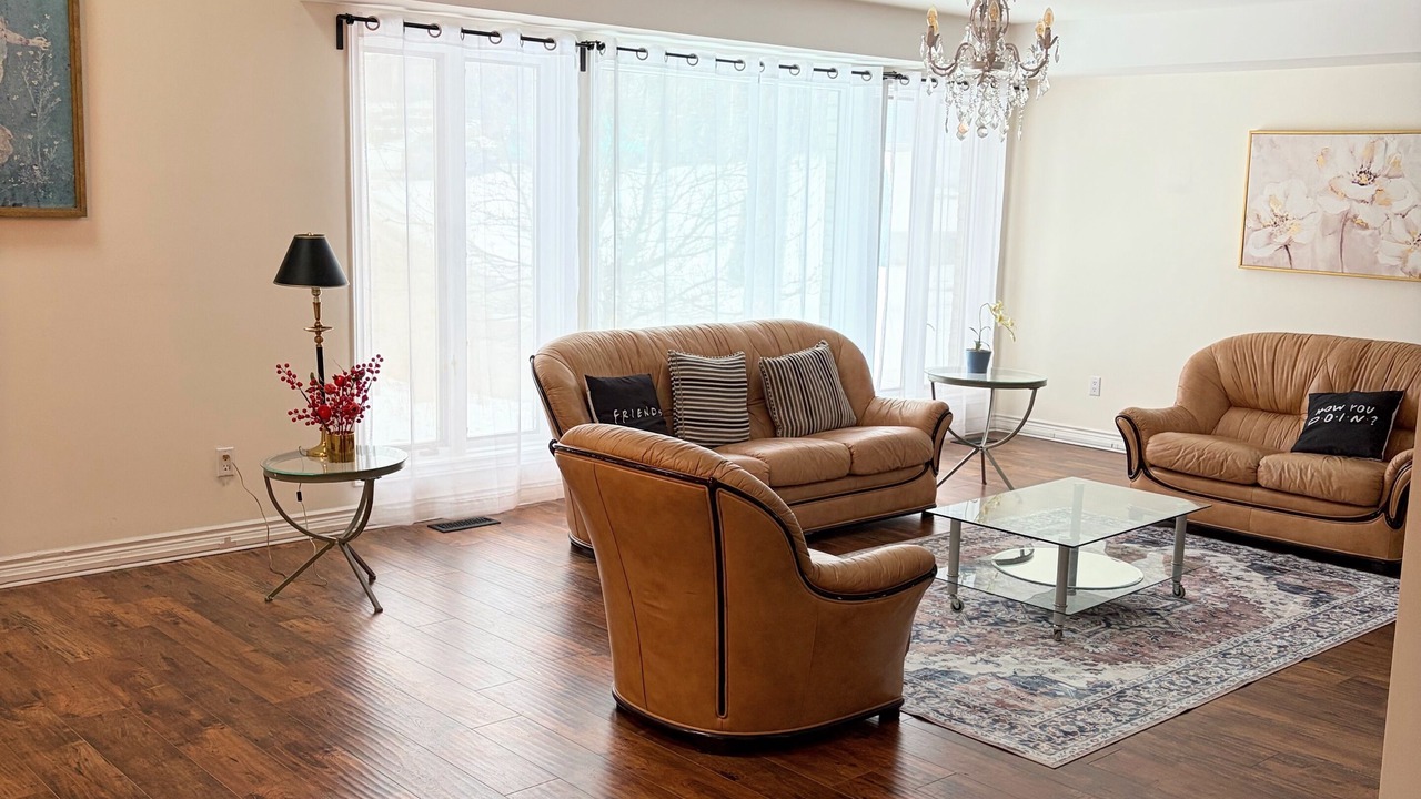 Photo of Livingroom in Whitchurch-Stouffville