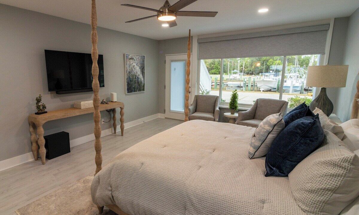 Photo of Bedroom in Panacea
