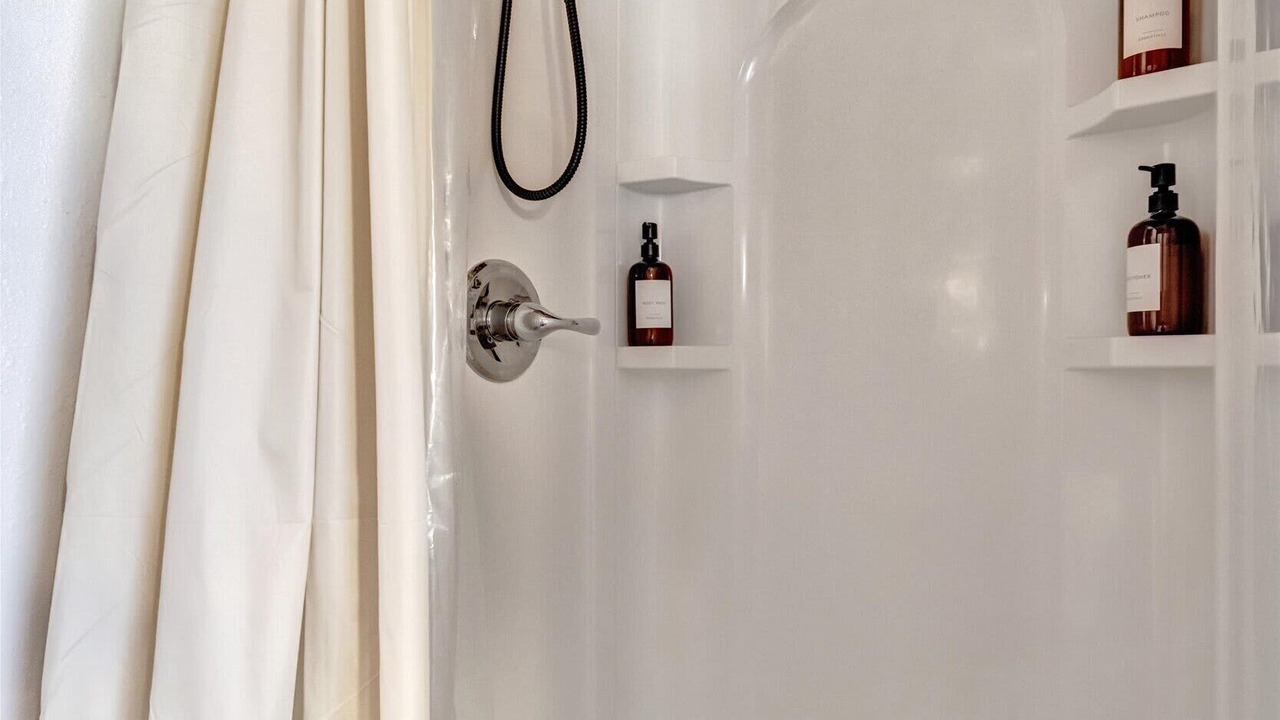 Photo of Bathroom in Parkland Estates