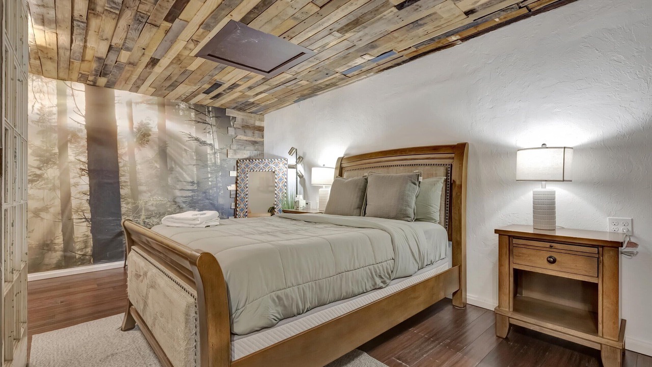 Photo of Bedroom in Parkland Estates