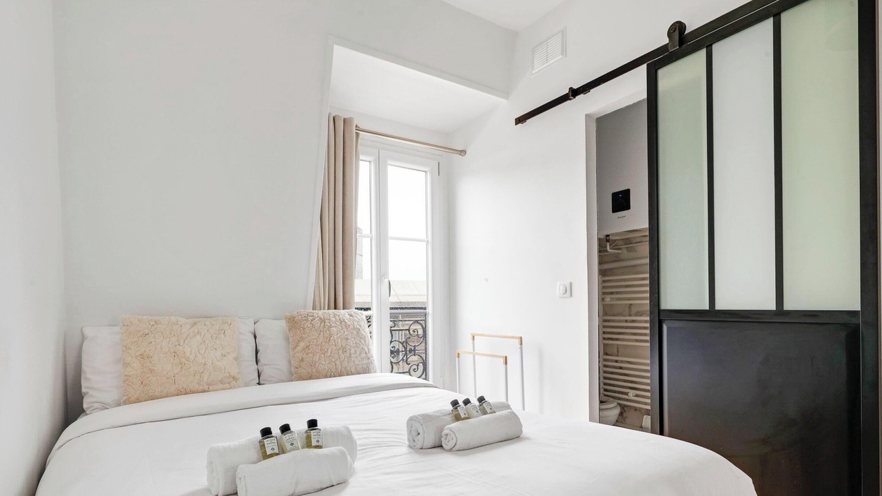 Photo of Bedroom in Val-de-Grace