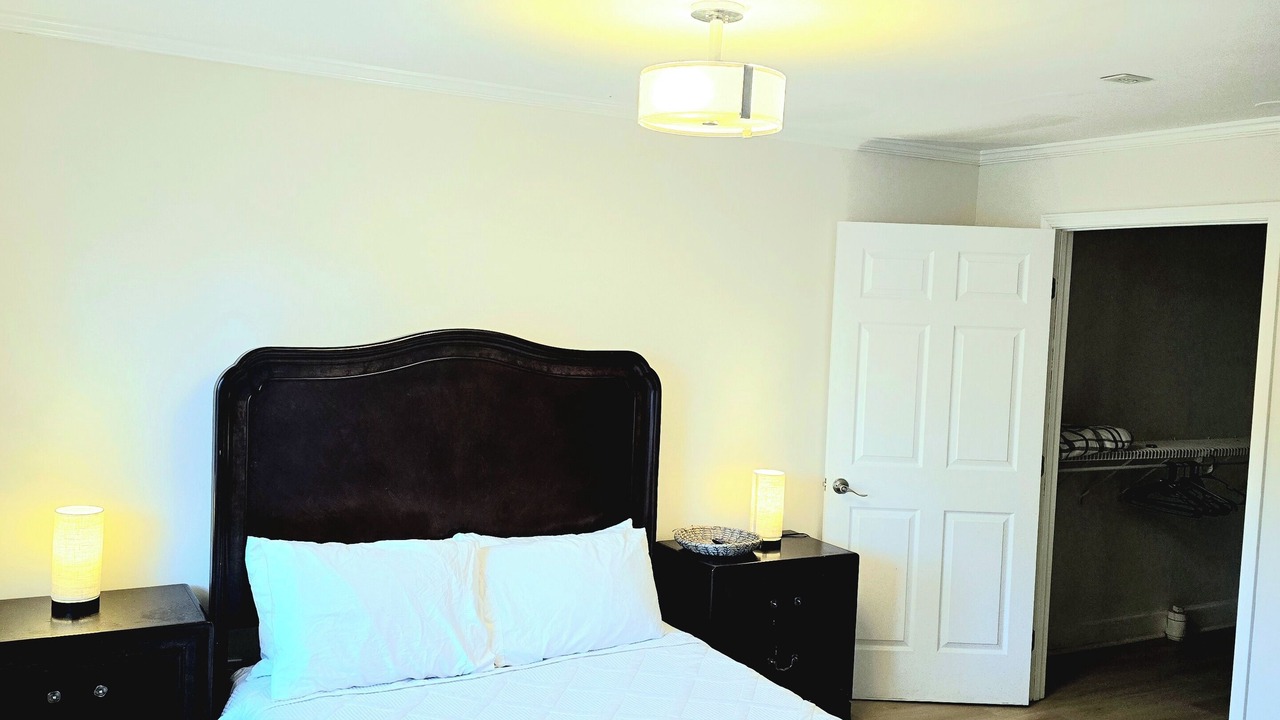 Photo of Bedroom in Garden Hills