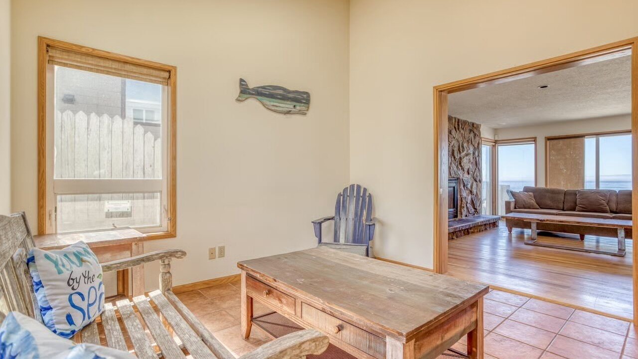 Photo of Livingroom in Roads End