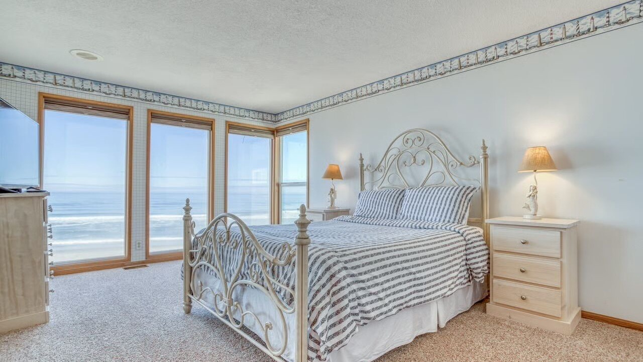 Photo of Bedroom in Roads End