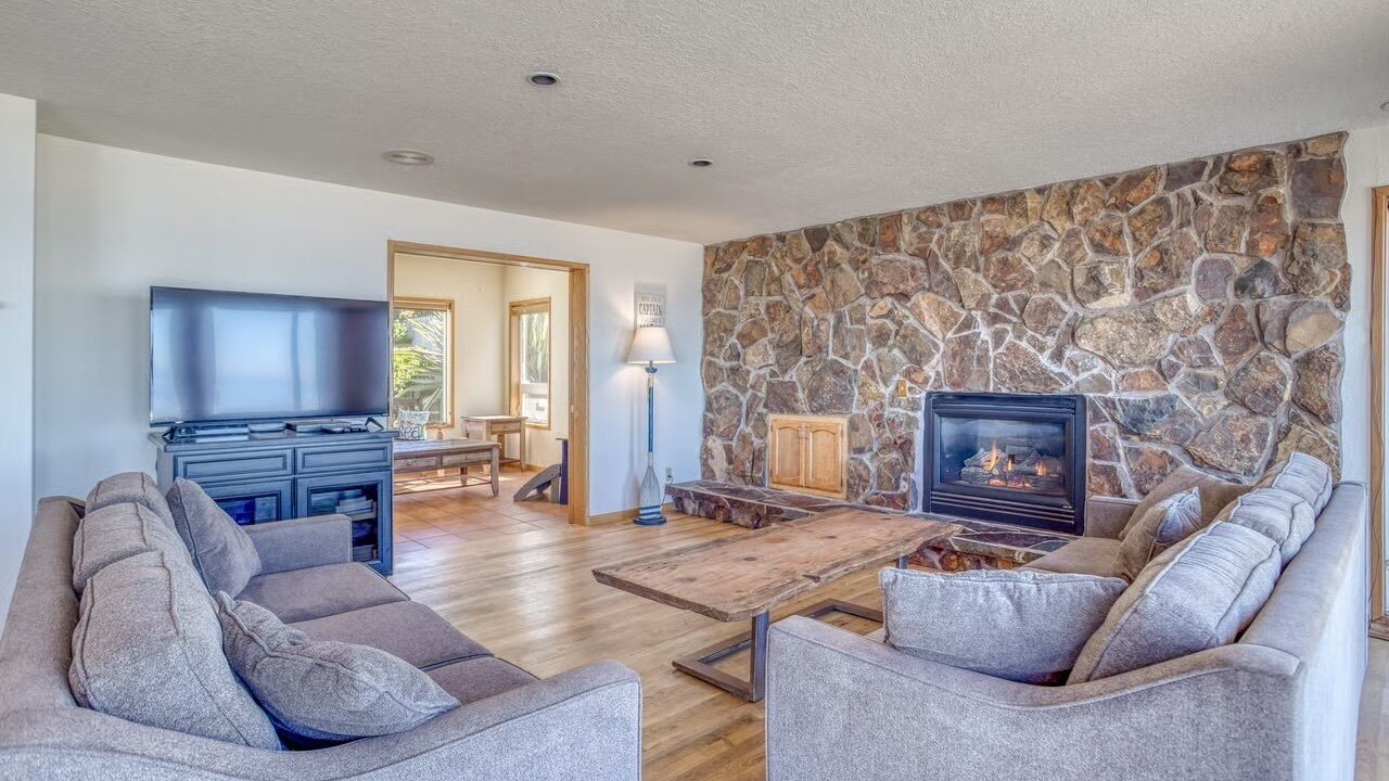 Photo of Livingroom in Roads End
