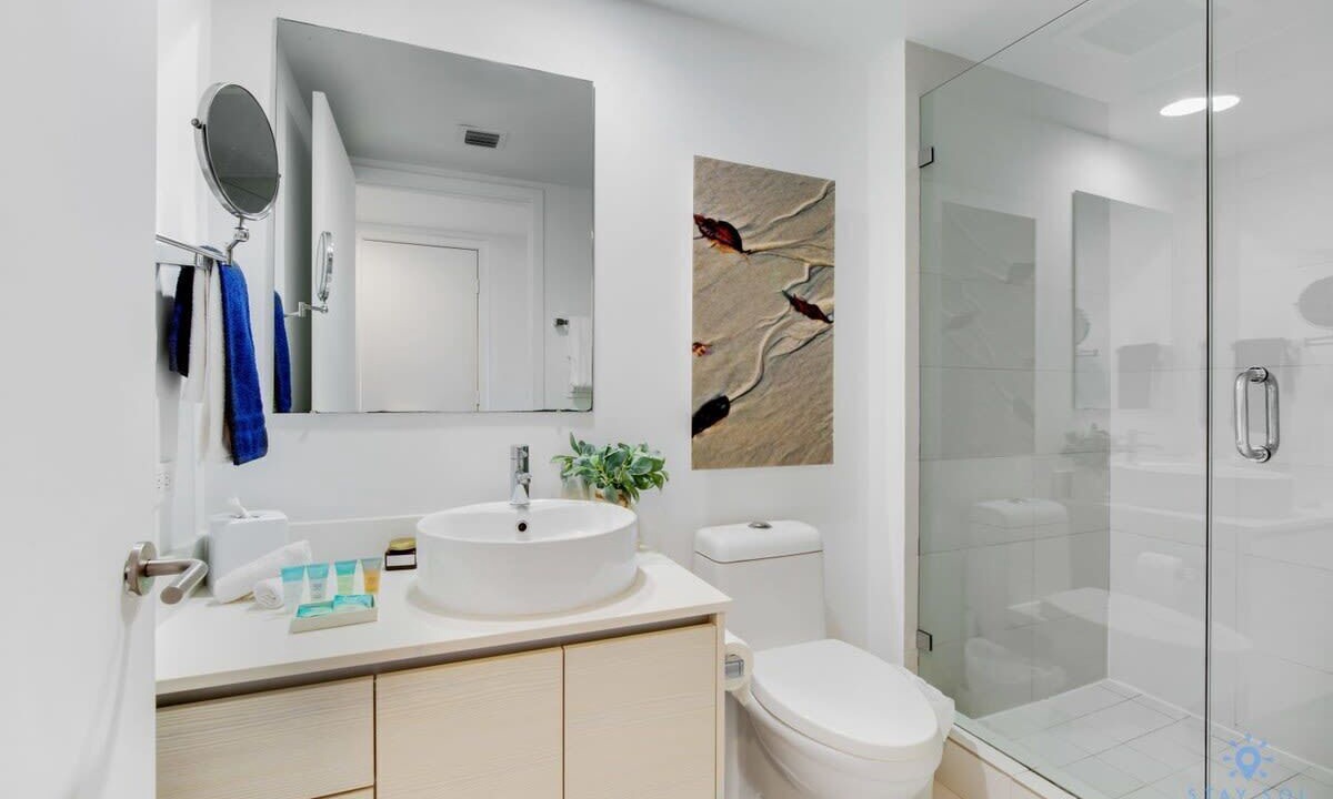 Photo of Bathroom in Hallandale Beach