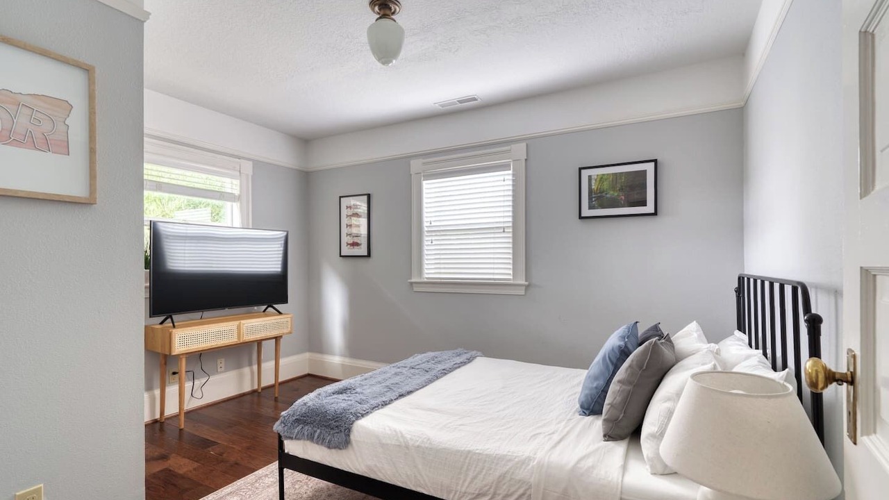 Photo of Bedroom in Alphabet Historic District