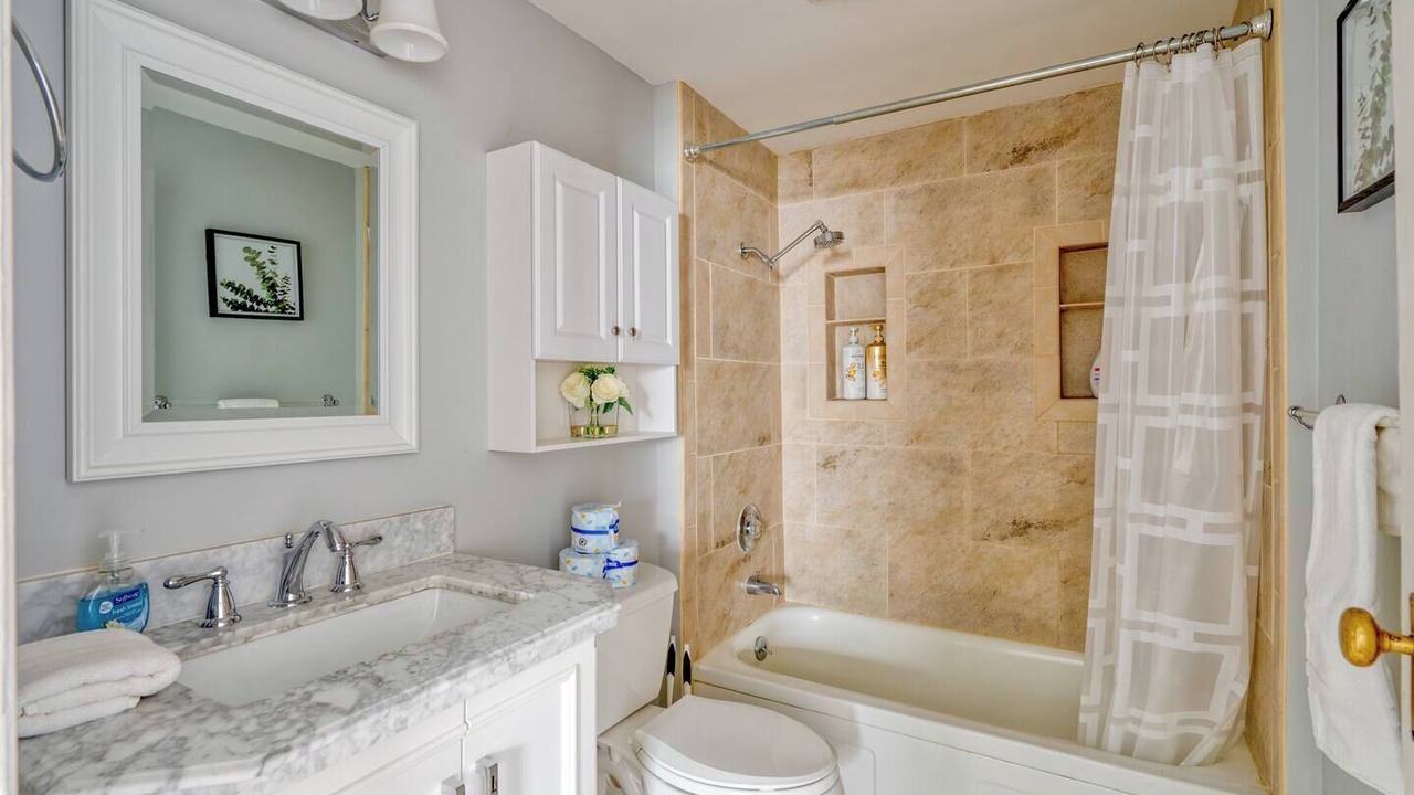 Photo of Bathroom in Alphabet Historic District