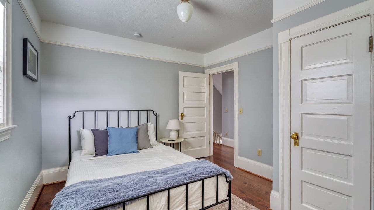 Photo of Bedroom in Alphabet Historic District